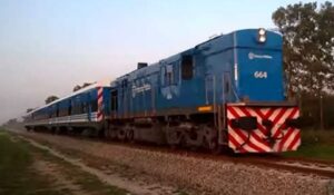 Sistema ferroviario: ¿Cuáles son las propuestas de Massa y Milei con respecto a los trenes argentinos?