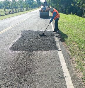 Dos empresas interesadas en realizar trabajos de bacheo y recapado en 30 kilómetros de la ruta 13