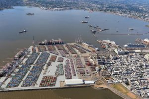 Comenzaron las obras de dragado en el puerto de Montevideo