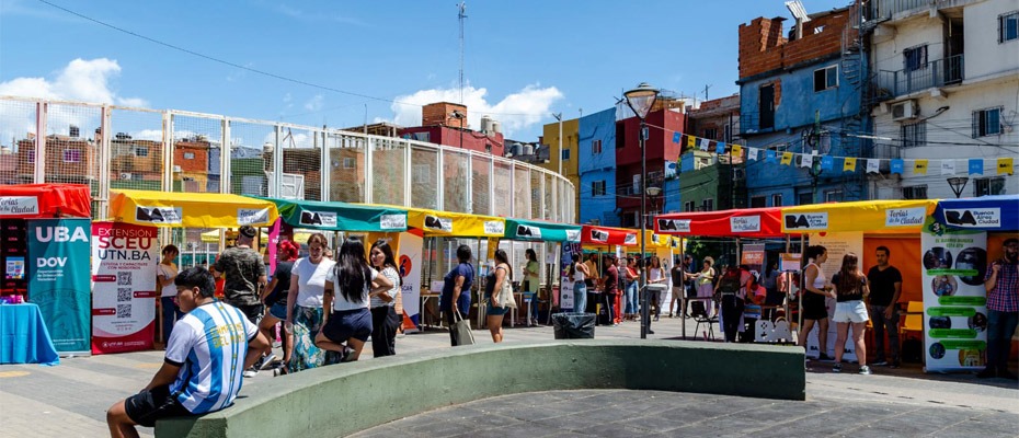 noticiaspuertosantacruz.com.ar - Imagen extraida de: https://www.construar.com.ar/2024/11/barrio-padre-carlos-mugica-plaza-feria-y-plaza-primavera/