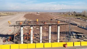 Mendoza asume el financiamiento de obras públicas ante la falta de recursos nacionales